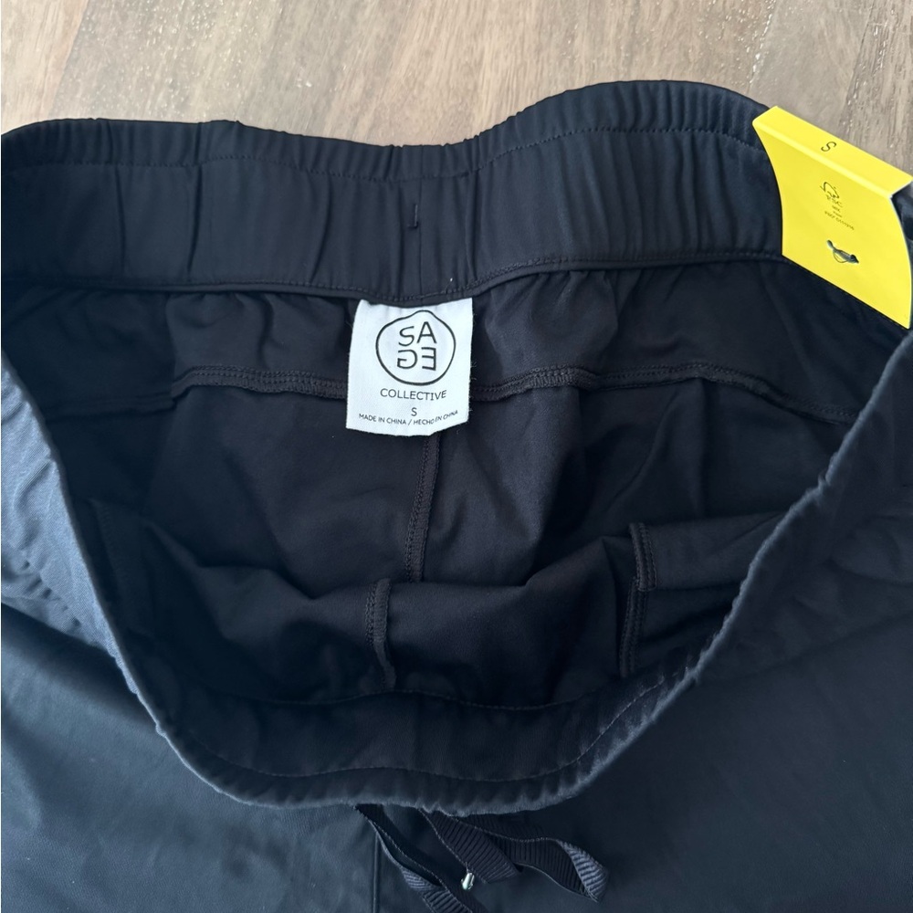 Joggers Women’s Small - Picture 5 of 8